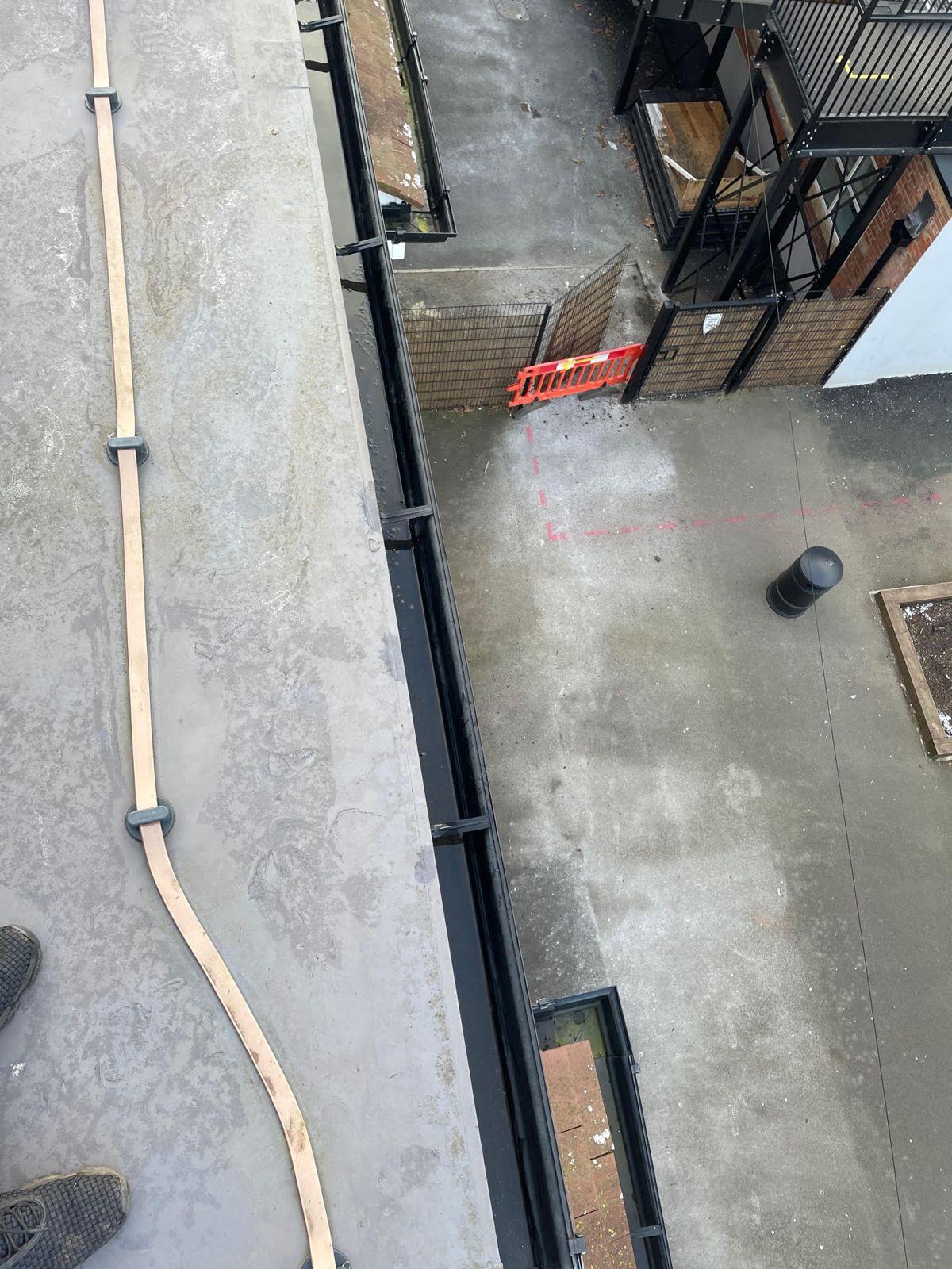 Gutter run on a flat roof
