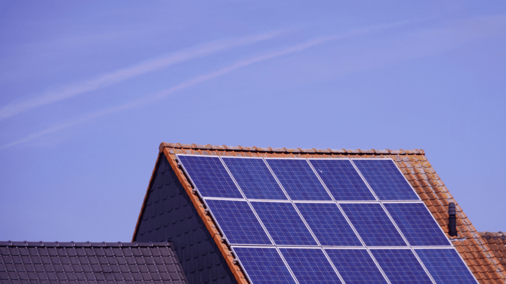 How to Clean Solar Panels on Roof
